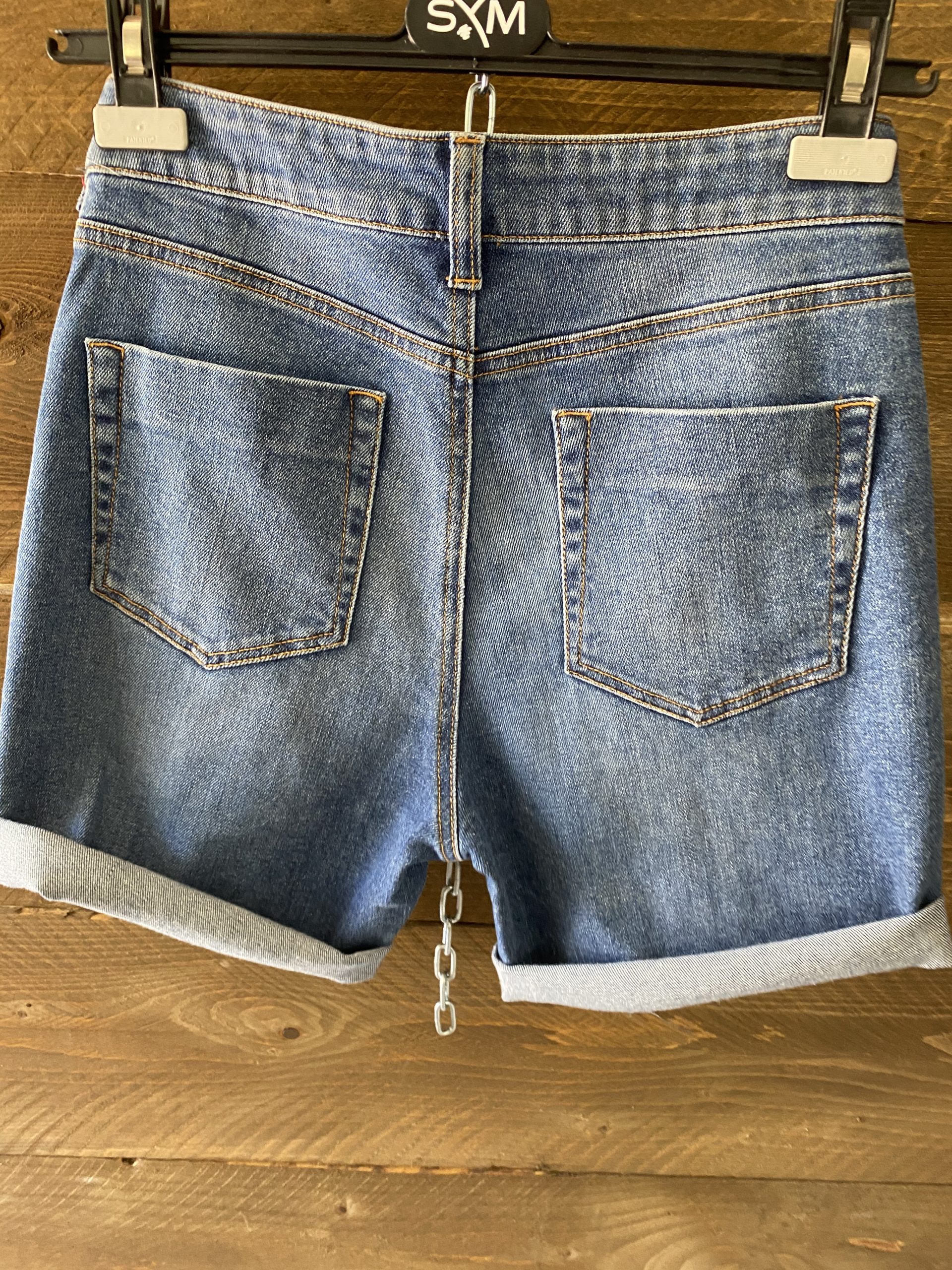 1B0E8E2A-6DB2-44E1-9FD1-E52068A81BF0