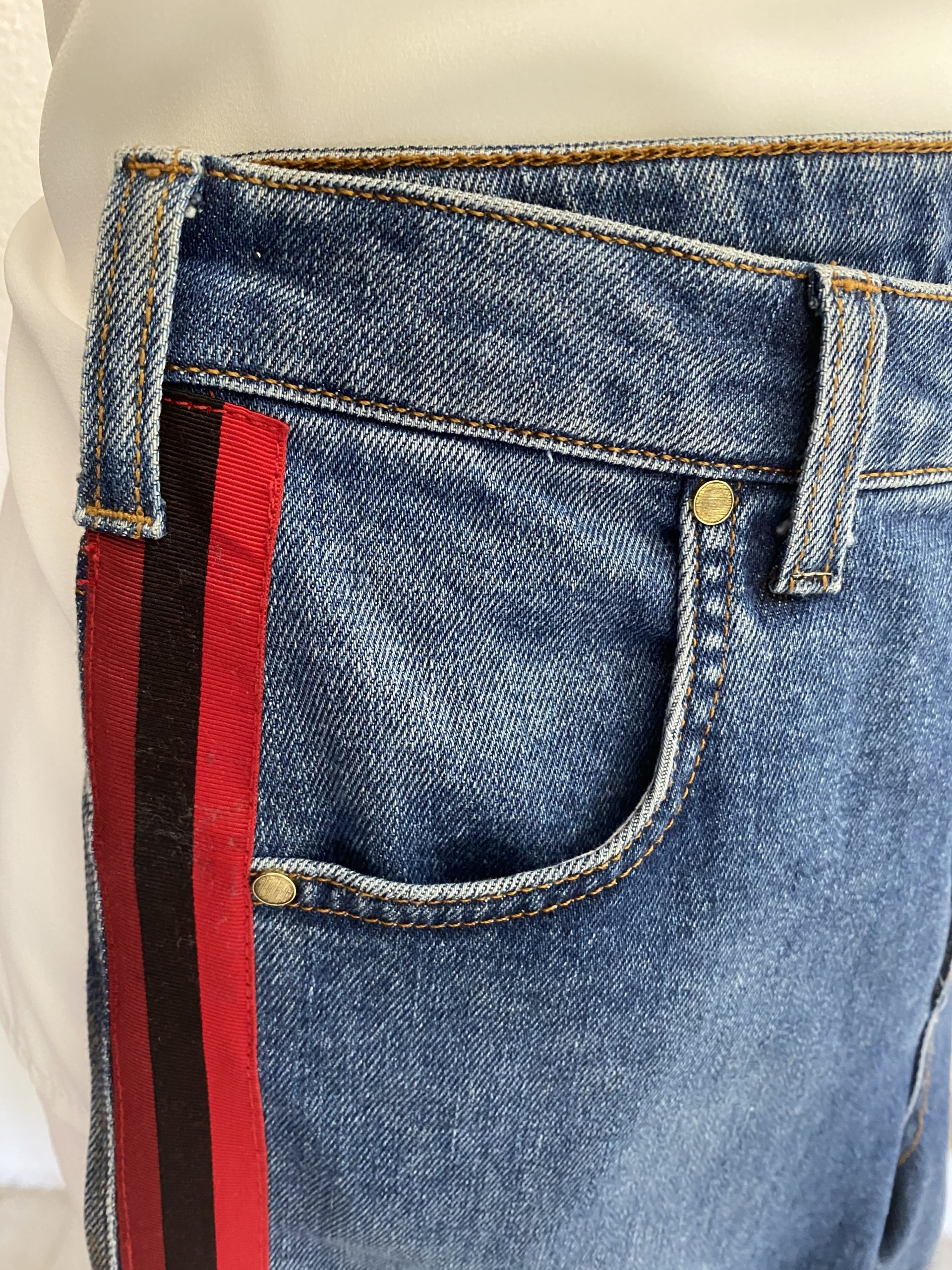 B5055199-DF2B-44E7-99B8-34F01584E4EA