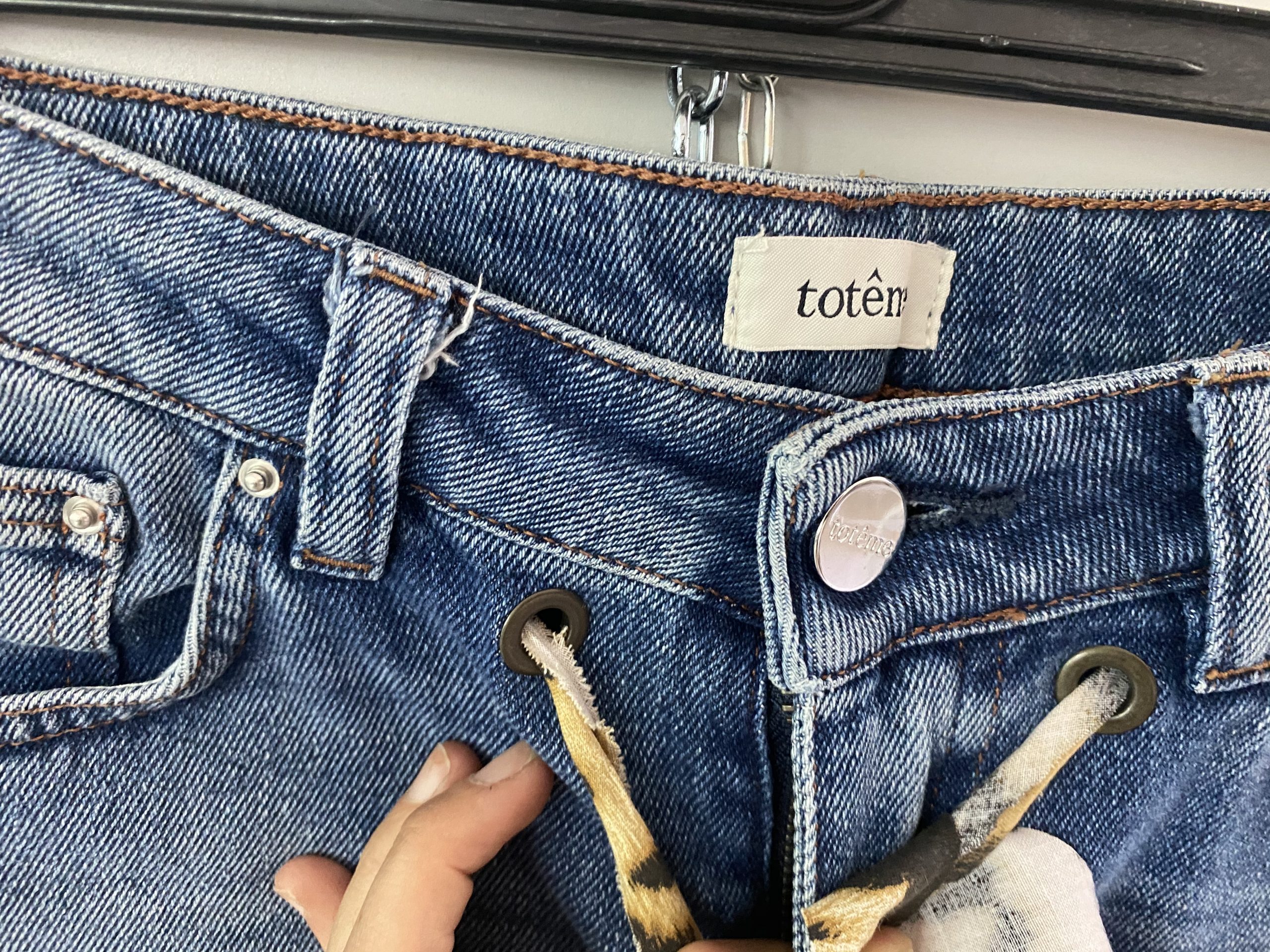 C058AC8E-203A-45A0-B4F7-573C9CDE56EC