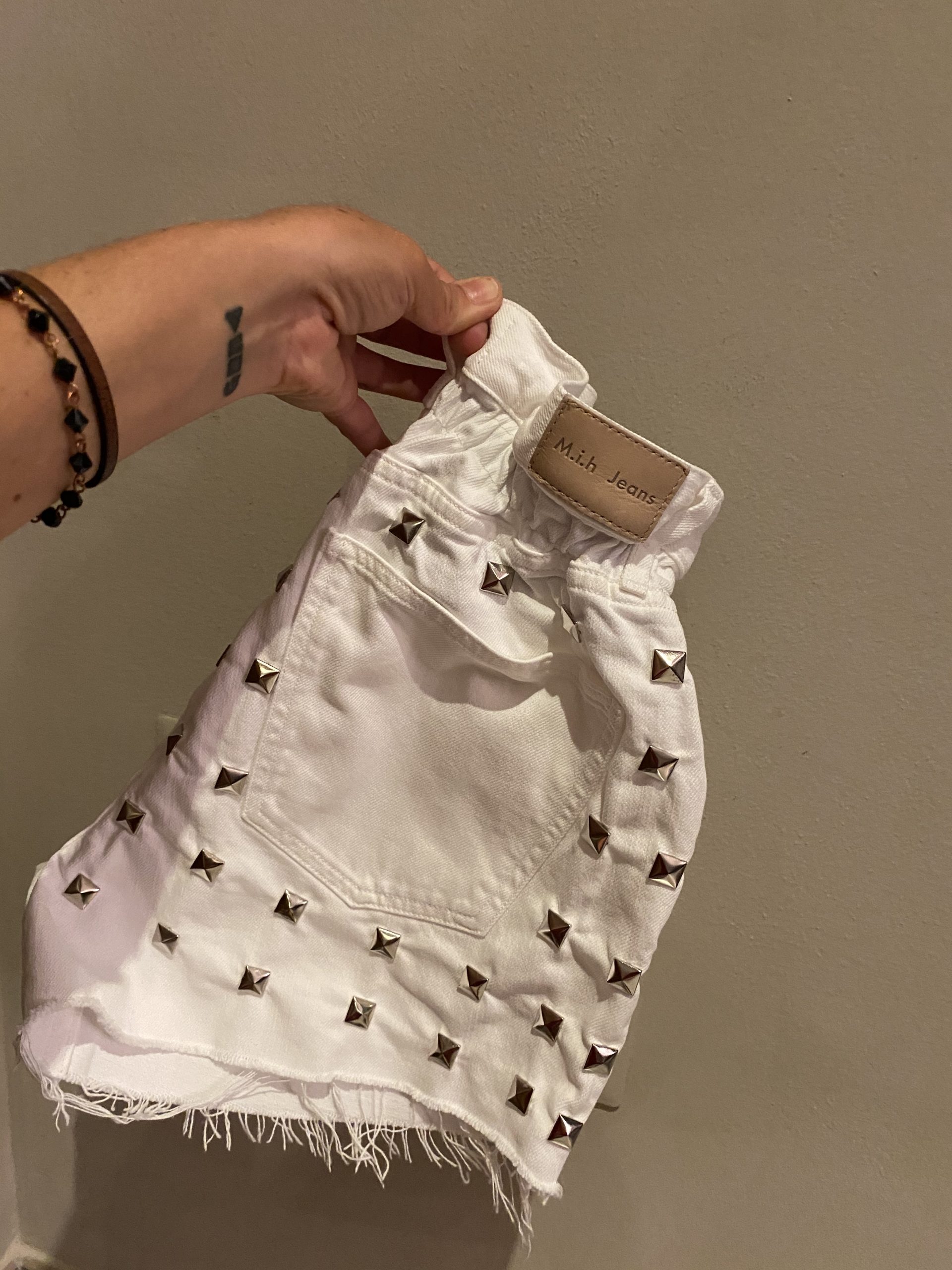 DB43E380-0102-4B3F-9088-F8E1A4040619